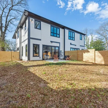 New! Built! Duplex! In Clt! Perfect For Families! Duplex Holiday home *