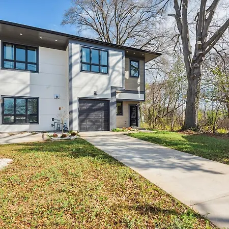 Holiday home New! Built! Duplex! In Clt! Perfect For Families! Duplex Charlotte
