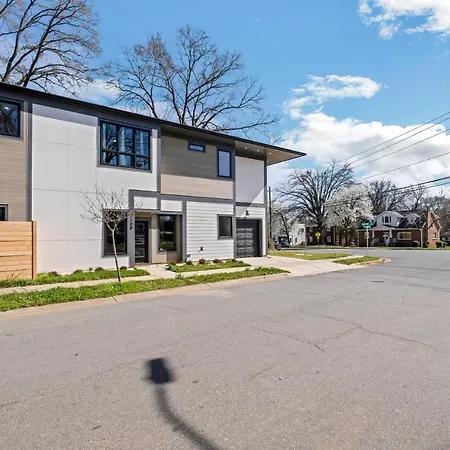 Modern! New! Built! Duplex! For Families! In Clt! Duplex Holiday home