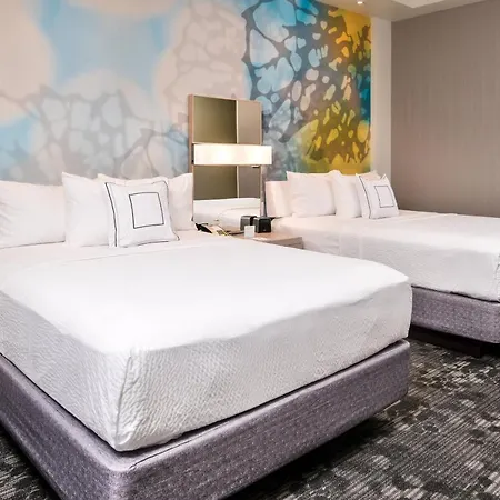 Courtyard By Marriott Northlake Hotel
