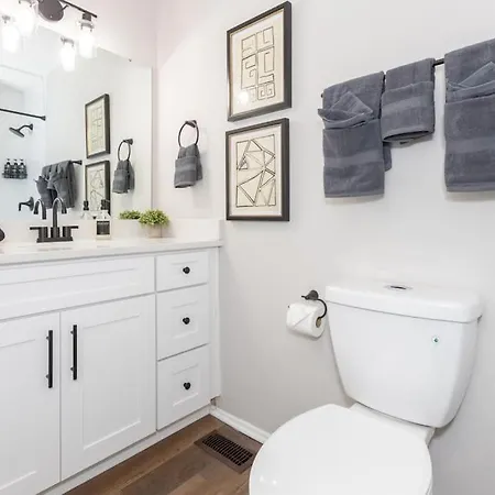 3 Mi To & Pet Friendly & Quiet Neighborhood Charlotte