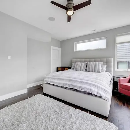 Views - Walking Distance To Panthers Stadium Holiday home
