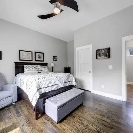 Holiday home Views - Walking Distance To Panthers Stadium *