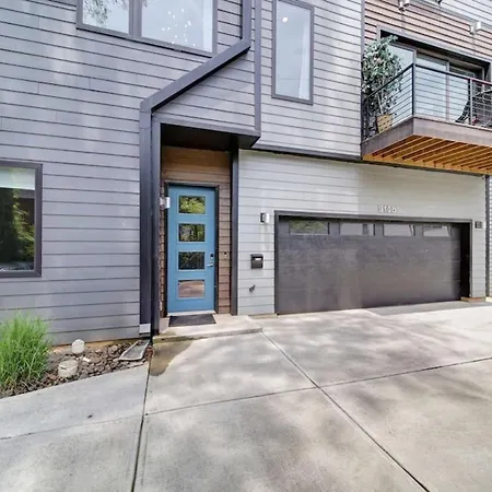 Holiday home Views - Walking Distance To Panthers Stadium Charlotte