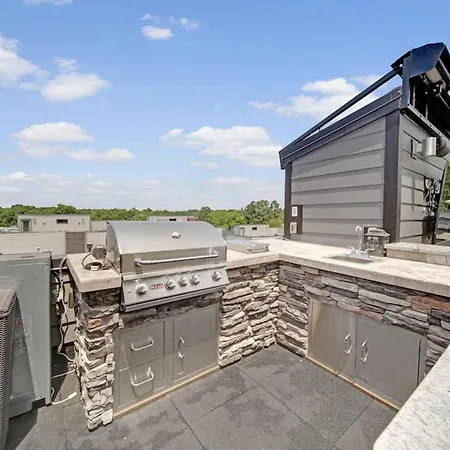 Views - Walking Distance To Panthers Stadium Holiday home Charlotte