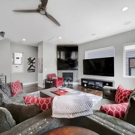 Views - Walking Distance To Panthers Stadium Holiday home