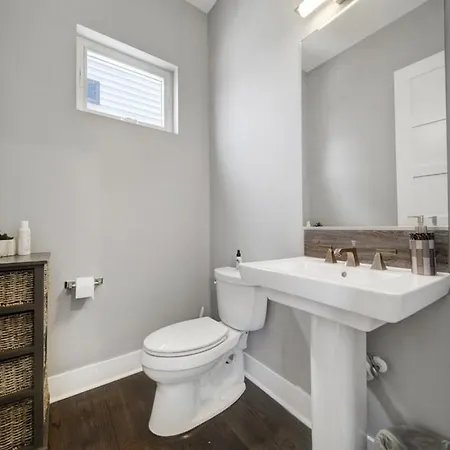 Views - Walking Distance To Panthers Stadium Holiday home