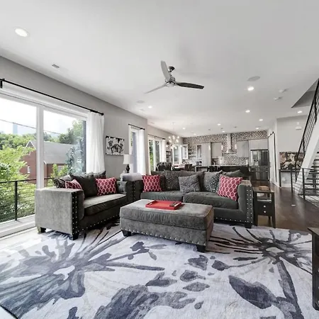 Holiday home Views - Walking Distance To Panthers Stadium Charlotte