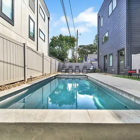 Amazing Location! Rooftop Patio, Pool & Game Room!