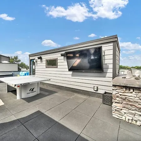 Views Rooftop Hot Tub & Short Walk To Stadium