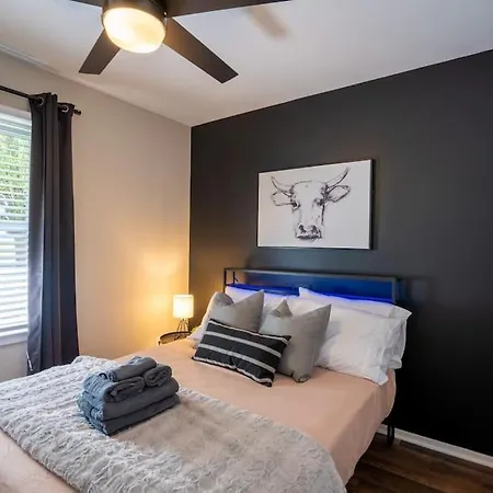 3 Mi To & Pet Friendly & Quiet Neighborhood