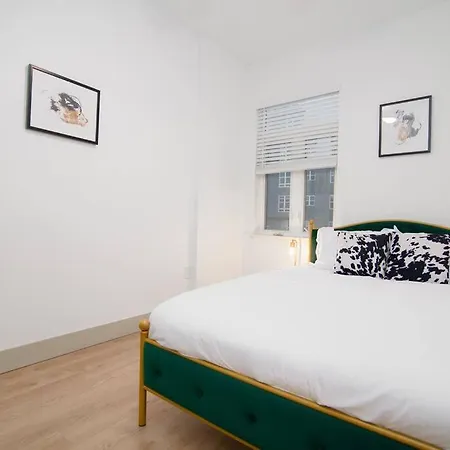 Luxury 4br Apt In Uptown - Walk Everywhere! Apartment