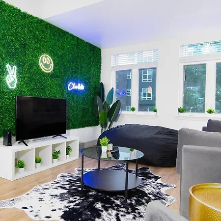 Luxury 4br Apt In Uptown - Walk Everywhere! Apartment