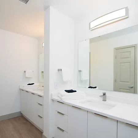 Luxury 4br Apt In Uptown - Walk Everywhere! Apartment *