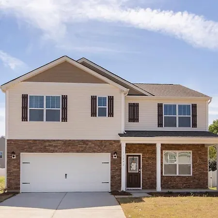 Sweet 5 Bedroom 3 Bath