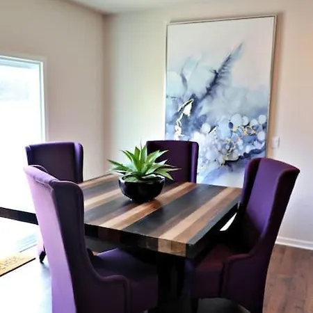 Sweet 5 Bedroom 3 Bath Holiday home *