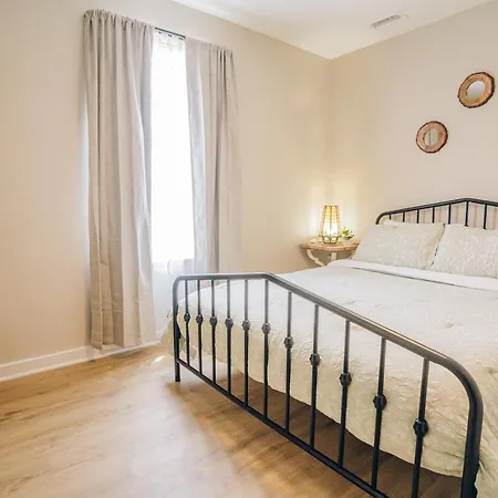 Retreat - 4 Bedroom Oasis With King & Private Yard Near Downtown *