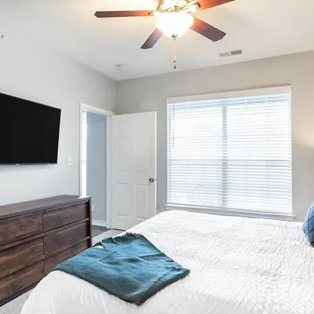 Modern In Prime Location Id9429 Apartment