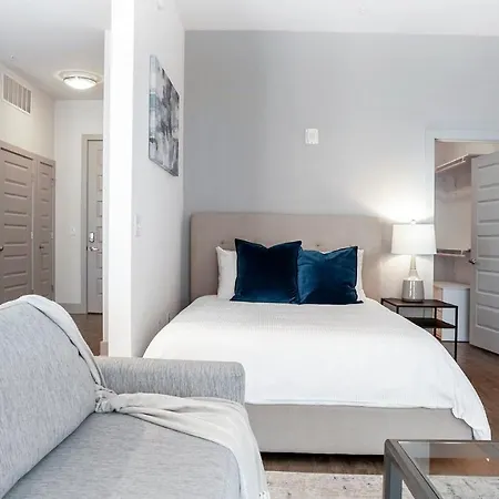 Modern In Prime Location Id2172 Apartment