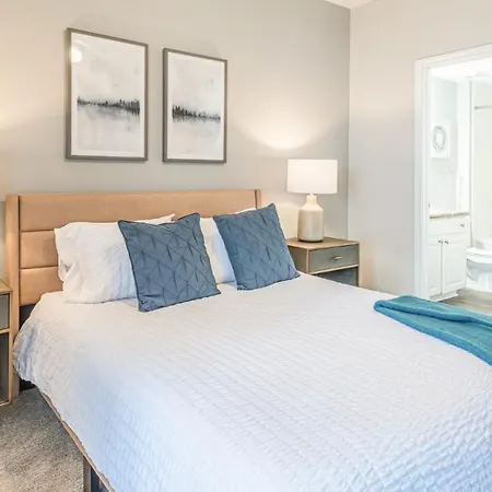 Modern In Prime Location Id9435 Apartment