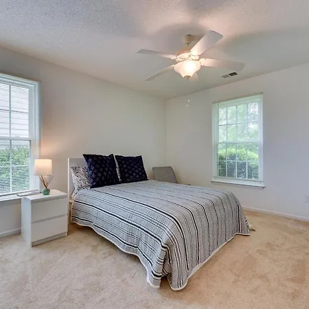 Vacation Near Motor Speedway! Holiday home Charlotte