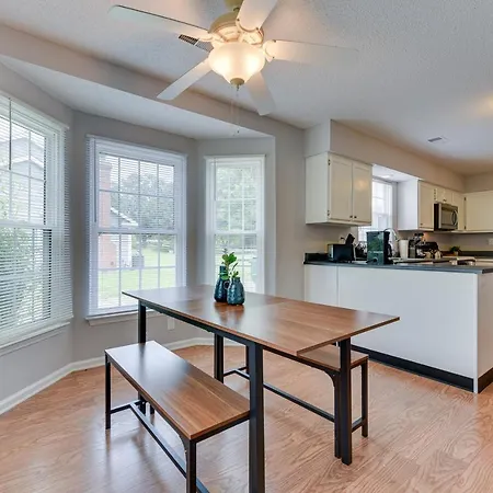 Vacation Near Motor Speedway! Holiday home *