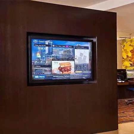 Courtyard Southpark Hotel 3*