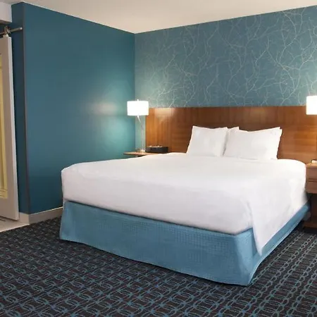 Fairfield & By Marriott Uptown Hotel 3*