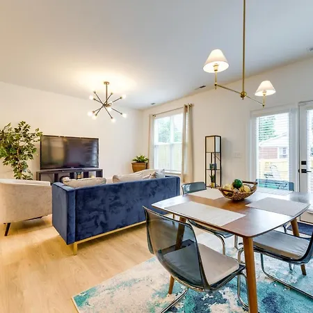 Getaway With Yard - 3 Mi To Uptown! *