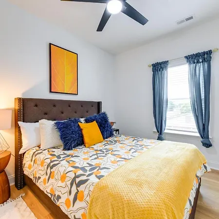 Getaway With Yard - 3 Mi To Uptown! Holiday home *