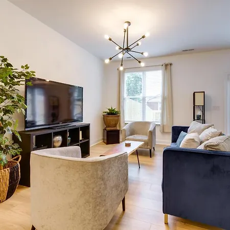 Getaway With Yard - 3 Mi To Uptown! *