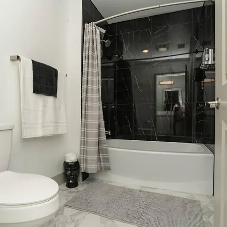 Upscale 3br Apt- Walk To Boa, Spectrum Ctr, Truist * Charlotte