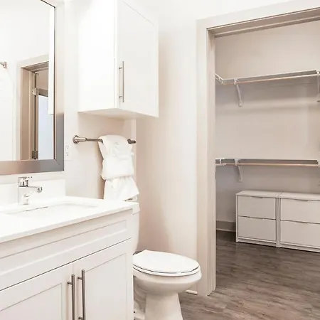 Modern In Prime Location Id2172 Apartment *