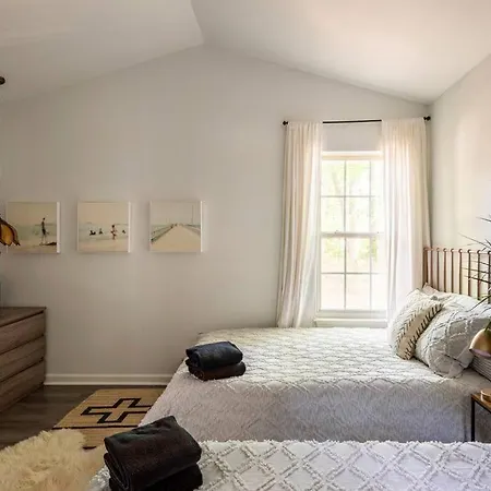 Rare Downtown Matthews Walk 2 Shops Restauraunts Hike Clt 2 Bedroom Not 3br Holiday home