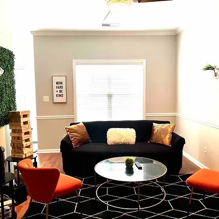 2bd 2.5ba Game Townhome In Holiday home Charlotte