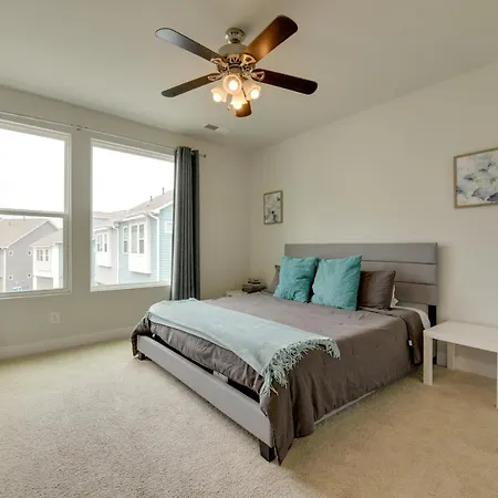Holiday home Spacious Vacation Near Uptown!