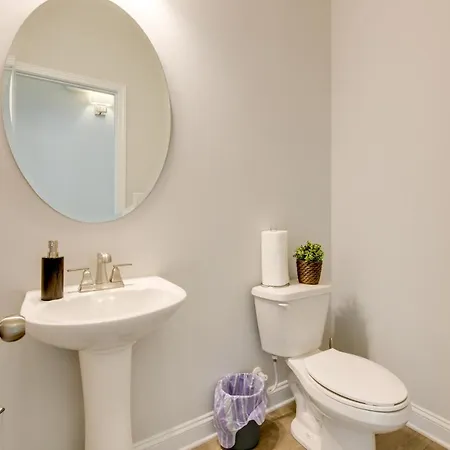 Holiday home Spacious Vacation Near Uptown! *