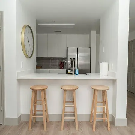 Apartment Upscale 3br Apt- Walk To Boa, Spectrum Ctr, Truist *