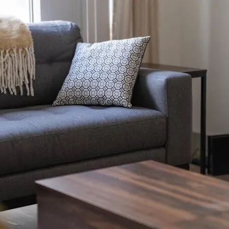 Apartment Upscale 3br Apt- Walk To Boa, Spectrum Ctr, Truist Charlotte