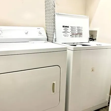 2bd 2.5ba Game Townhome In Holiday home