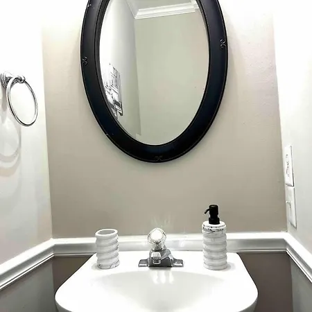 2bd 2.5ba Game Townhome In