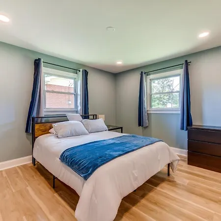 Charming Home: 2 Mi To Downtown! *