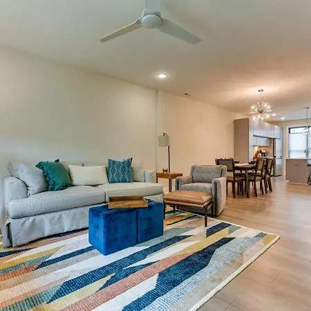 Holiday home Modern + Stylish Condo: 5 Mi To Downtown