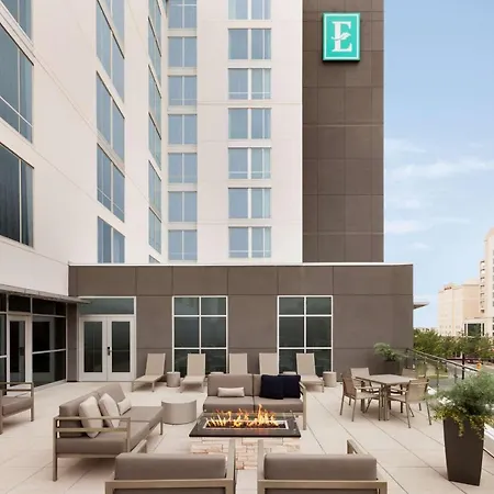 Hotel Embassy By Hilton Uptown