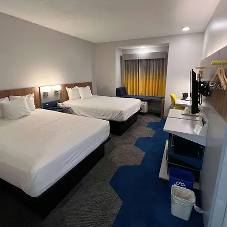 Hotel Microtel & By Wyndham Charlotte/northlake 2*
