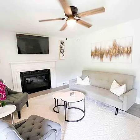 Apartment 2bd Close To Everything!