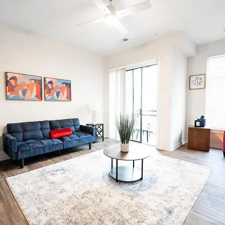 Luxury Wifi, Gym, Pool, Shops & Food! Unit 329 Apartment Charlotte