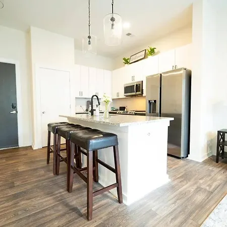 Apartment Luxury Wifi, Gym, Pool, Shops & Food! Unit 329 Charlotte
