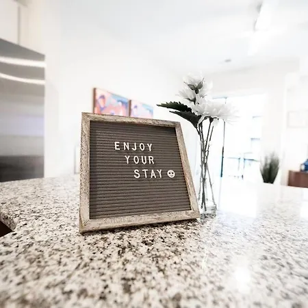 Luxury Wifi, Gym, Pool, Shops & Food! Unit 329 Apartment Charlotte