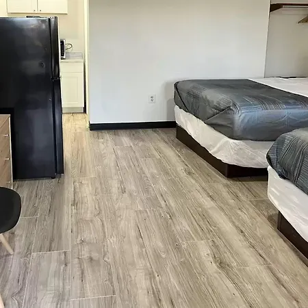 Inn Rodeway Independence Blvd 3*